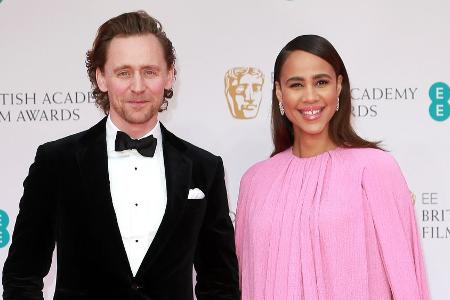 Tom Hiddleston bestätigt seine Verlobung mit Zawe Ashton Tom Hiddleston bestätigt seine Verlobung mit Zawe Ashton