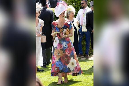 Ascot Ladies Day: Sophie von Wessex strahlt im Blumenkleid Ascot Ladies Day: Sophie von Wessex strahlt im Blumenkleid