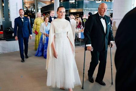 In Traumrobe: Ingrid Alexandra von Norwegen lässt sich feiern In Traumrobe: Ingrid Alexandra von Norwegen lässt sich feiern