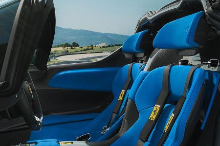11/2021, Ferrari Icona