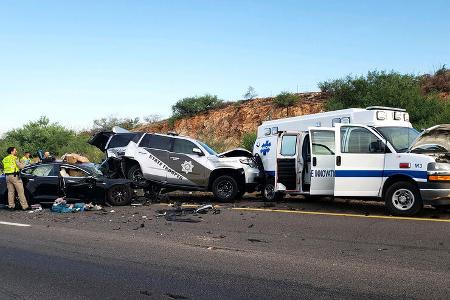 Tesla Autopilot-Unfall in Arizona Tesla Autopilot-Unfall in Arizona