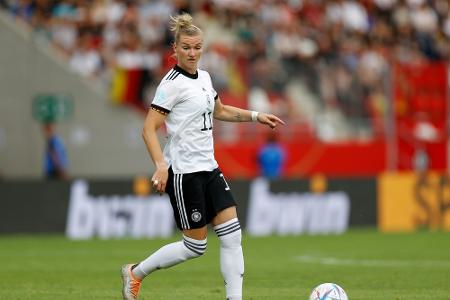 Auch bei EM-Triumph: Popp will weitermachen Auch bei EM-Triumph: Popp will weitermachen
