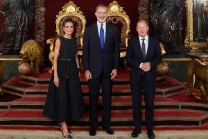 Olaf Scholz trifft König Felipe und Königin Letizia in Madrid
