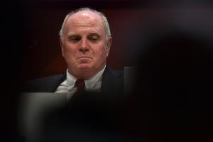 Hoeneß: Barca kann sich Lewy-Angebote sparen