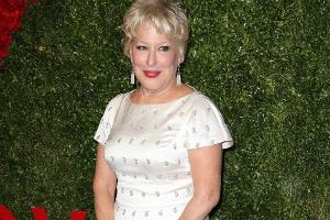 Nach skandalösem Abtreibungsgesetz: Bette Midler fordert Viagra-Verbot