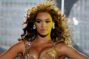 Neues Album: Beyoncé lockt mit halbnackten Tatsachen
