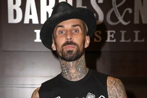 Es war "lebensbedrohlich": Travis Barker meldet sich aus der Klinik