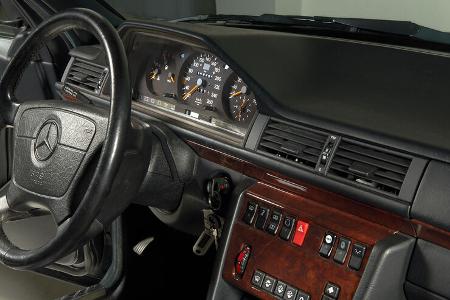 Mercedes-Benz 500 E AMG 6.0 W124 (1991) Cockpit