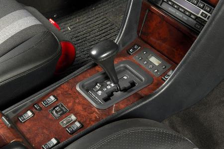 Mercedes-Benz 500 E AMG 6.0 W124 (1991) Mittelkonsole Wählhebel Fensterheber