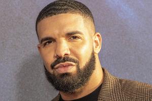 "Sechster" Backstreet Boy: Drake performt "I Want It That Way"