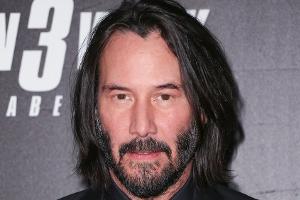 Keanu Reeves: Flughafen-Gespräch mit Fan sorgt für Begeisterung