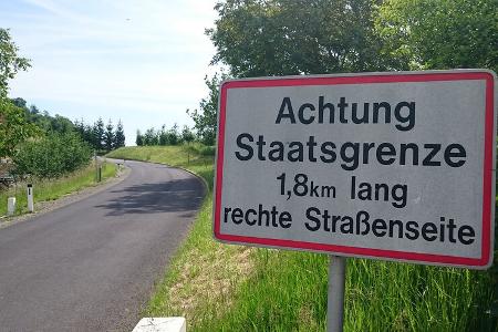 Ortsschild Straßenschild