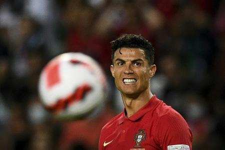 Kahn stellt klar: Ronaldo für Bayern kein Thema Kahn stellt klar: Ronaldo für Bayern kein Thema
