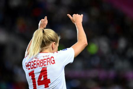 Frauen-EM: Hegerberg und Hansen kritisieren UEFA Frauen-EM: Hegerberg und Hansen kritisieren UEFA
