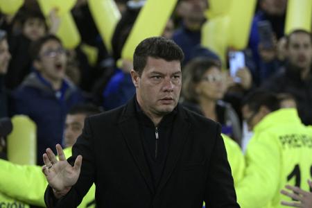 Boca Juniors feuern Trainer - an der Tankstelle Boca Juniors feuern Trainer - an der Tankstelle