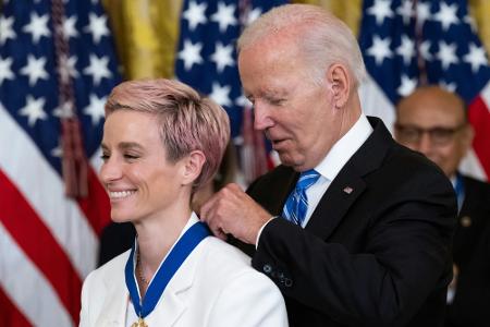Biden schwärmt von Rapinoe: Biden schwärmt von Rapinoe: