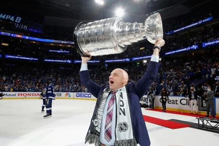 Neuer Headcoach für Moritz Seider bei den Red Wings Neuer Headcoach für Moritz Seider bei den Red Wings