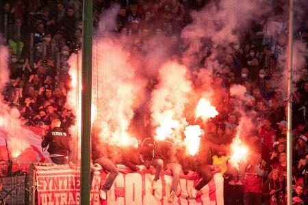 DFB-Geldstrafen für drei Bundesligisten DFB-Geldstrafen für drei Bundesligisten