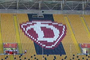 Pyro und Ausschreitungen: 300.000 Euro Strafe für Dresden