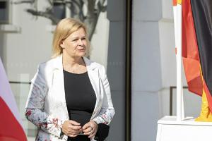 Innenministerin Faeser mit klarer Kante gegen Super League