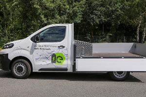 Transporter stromert auch mit offener Ladefläche