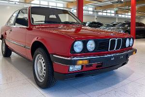 BMW 323i E30 260 km (1985)