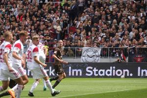Bielefeld und Fürth patzen zum Start - Regensburg vorn