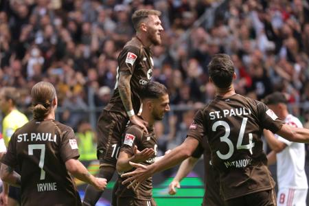 St. Pauli gewinnt Topspiel nach furioser erster Halbzeit St. Pauli gewinnt Topspiel nach furioser erster Halbzeit