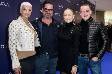 Schwerer Unfall: Jenny Elvers schickt Ex Alex Jolig Genesungswünsche Schwerer Unfall: Jenny Elvers schickt Ex Alex Jolig Genesungswünsche