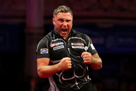 Darts: Price und van Gerwen beim World Matchplay im Finale Darts: Price und van Gerwen beim World Matchplay im Finale