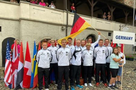 Fallschirmspringen: WM-Titel für Weber und Griesheimer Fallschirmspringen: WM-Titel für Weber und Griesheimer