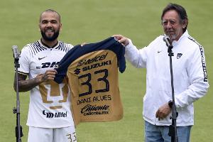 Oldie Alves setzt Karriere in Mexiko fort