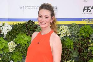 "Ku'damm"-Star Maria Ehrich ist zum ersten Mal Mutter geworden