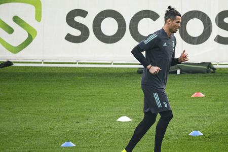 Medien: Ronaldo trifft sich mit Coach ten Hag zum Gespräch Medien: Ronaldo trifft sich mit Coach ten Hag zum Gespräch