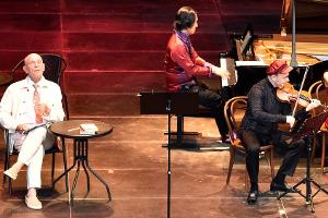John Malkovich: Starallüren beim Theaterauftritt in Tschechien?