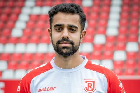 FC Bayern verleiht Singh erneut an Regensburg FC Bayern verleiht Singh erneut an Regensburg