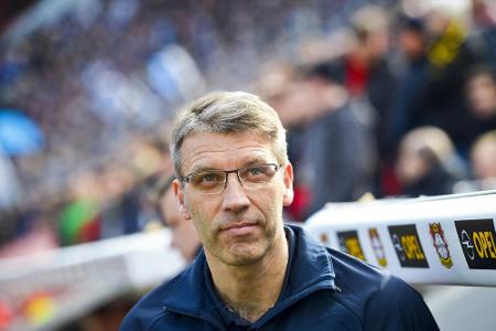 Knäbel erwartet ein Knäbel erwartet ein