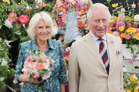 Prinz Charles und Herzogin Camilla strahlen bei Blumen-Ausstellung Prinz Charles und Herzogin Camilla strahlen bei Blumen-Ausstellung