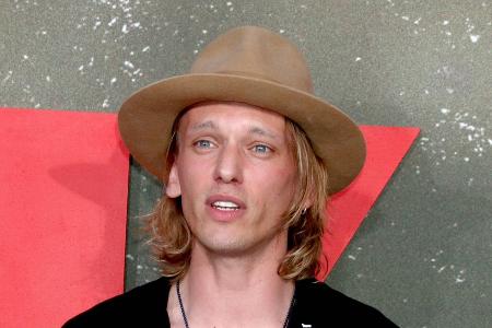 Jamie Campbell Bower spricht offen über seine Suchtprobleme Jamie Campbell Bower spricht offen über seine Suchtprobleme