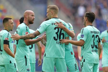 DFB-Pokal: Paderborn feiert Kantersieg DFB-Pokal: Paderborn feiert Kantersieg