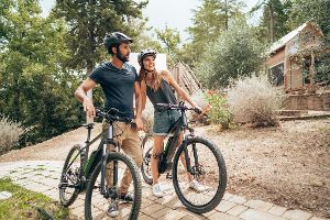 Das E-Bike-Lexikon: H wie Heckmotor, Heckträger und Helmpflicht