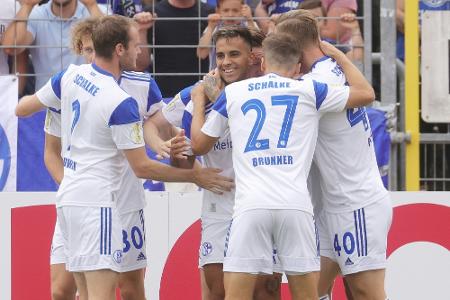 Schalke souverän bei Kramers Pflichtspieldebüt Schalke souverän bei Kramers Pflichtspieldebüt