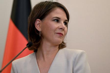 Scholz und Baerbock gratulieren DFB-Frauen trotz Final-Niederlage Scholz und Baerbock gratulieren DFB-Frauen trotz Final-Niederlage