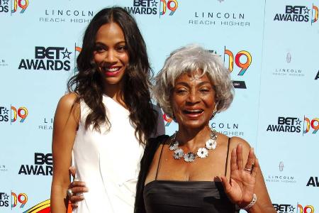 Uhura-Nachfolgerin Zoe Saldana trauert um Nichelle Nichols Uhura-Nachfolgerin Zoe Saldana trauert um Nichelle Nichols