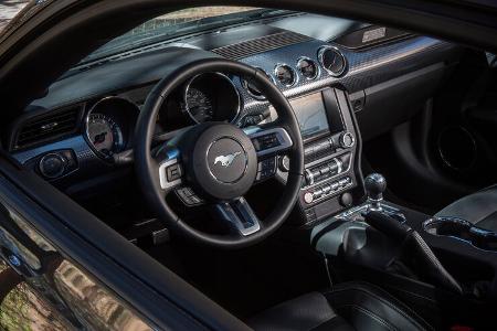 Ford Mustang, Cockpit