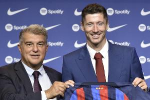 Lewandowski in Barcelona vorgestellt: "Historischer Tag"