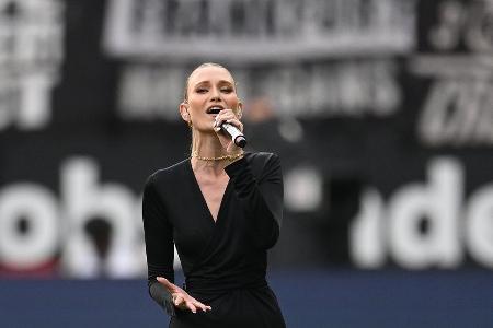 Carolin Niemczyk: So denkt sie über die Pfiffe beim Bundesliga-Auftakt Carolin Niemczyk: So denkt sie über die Pfiffe beim Bundesliga-Auftakt