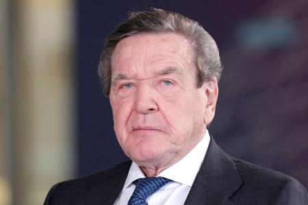 Trotz Putin-Nähe: Altkanzler Gerhard Schröder darf in der SPD bleiben Trotz Putin-Nähe: Altkanzler Gerhard Schröder darf in der SPD bleiben