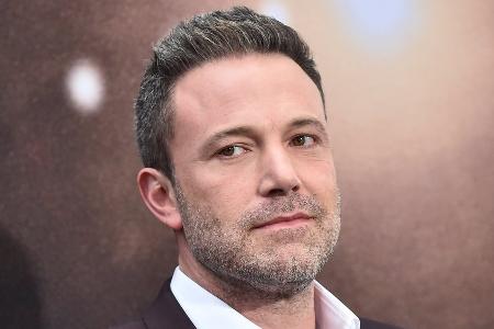 Flitterwochen in Paris: Ben Affleck war genervt von den Paparazzi Flitterwochen in Paris: Ben Affleck war genervt von den Paparazzi