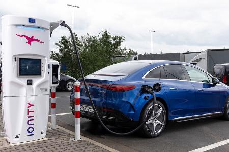 Mercedes EQE